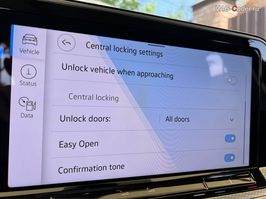 VW Tavendor-2023м/г - меню управления функцией комфортного звукового подтверждение при закрытии и при открытии автомобиля Confirmation tone, программно-аппаратное отключение функции системы Start/Stop, отключение активации аккаунта к онлайн сервисам Drive as offline account - программное отключение входа аккаунта на магнитоле (Welcome - Online service with you all the way, Welcome - Loading account ..., Allow apps/services suсh as navi/weather/media, etc, to use your vechicle location?, Offline user - account login, Login in now and relax - Volkswagen online service with you all the way - Drive as offline account), и кодирование скрытых функций на Фольксваген Тавендор в VAG-Coder.ru в Ростове-на-Дону